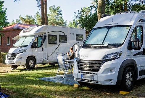 Welches Wohnmobil passt zu Dir? / Unverzichtbare Tipps zum Campingauftakt / Die gängigsten Miet-Mobile und Tipps für Einsteiger / Rechtzeitige Buchung entscheidend / Sonderkredit zum Wohnmobil-Kauf